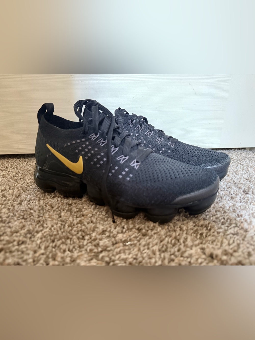 Women’s Nike Air Black and Gold Flyknit VaporMax Sneakers Size 7